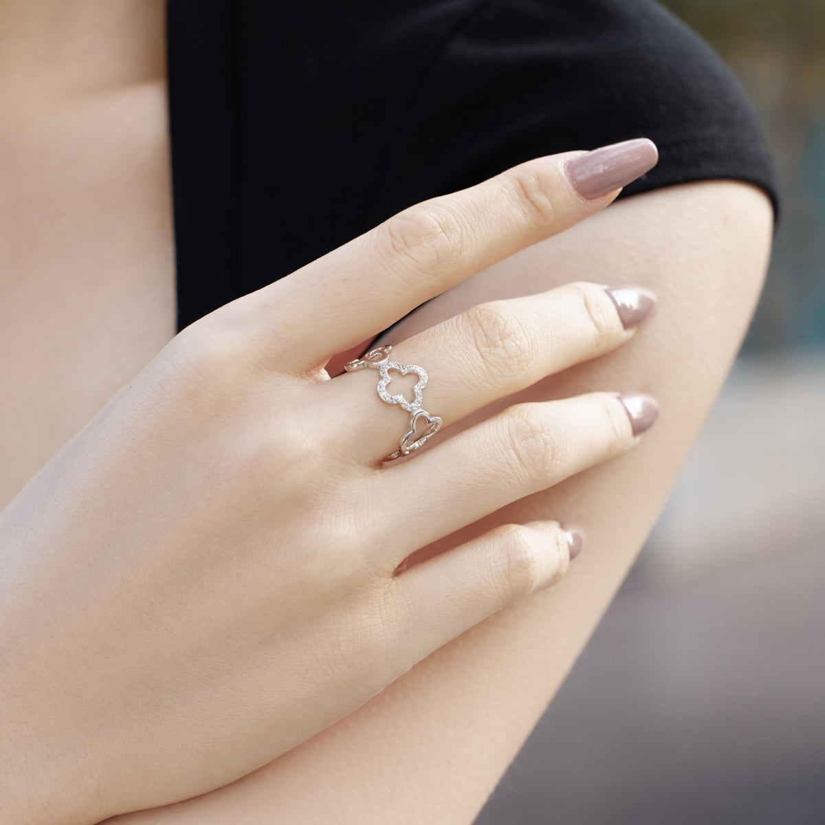 [AURORA]Hollow Design Four-Leaf Clover Flower Shape Ring