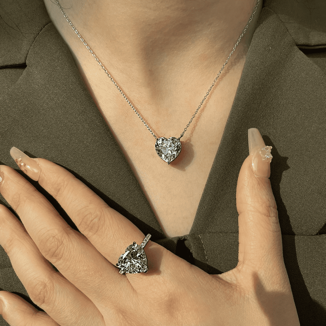 [AURORA]6.0 carat Radiant Heart Shape Necklace