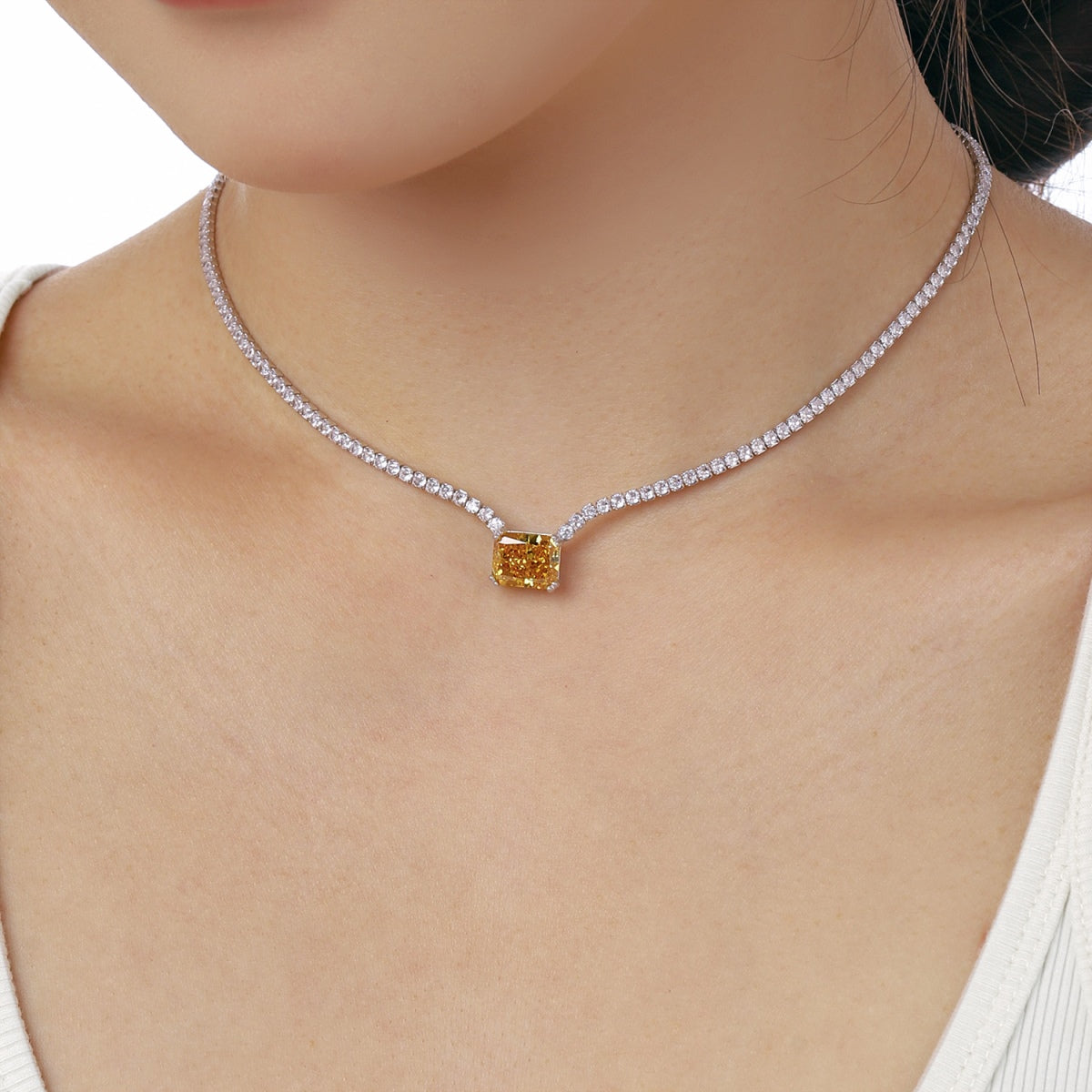 [AURORA]4.0 Carat Elegant Radiant Cut Necklace