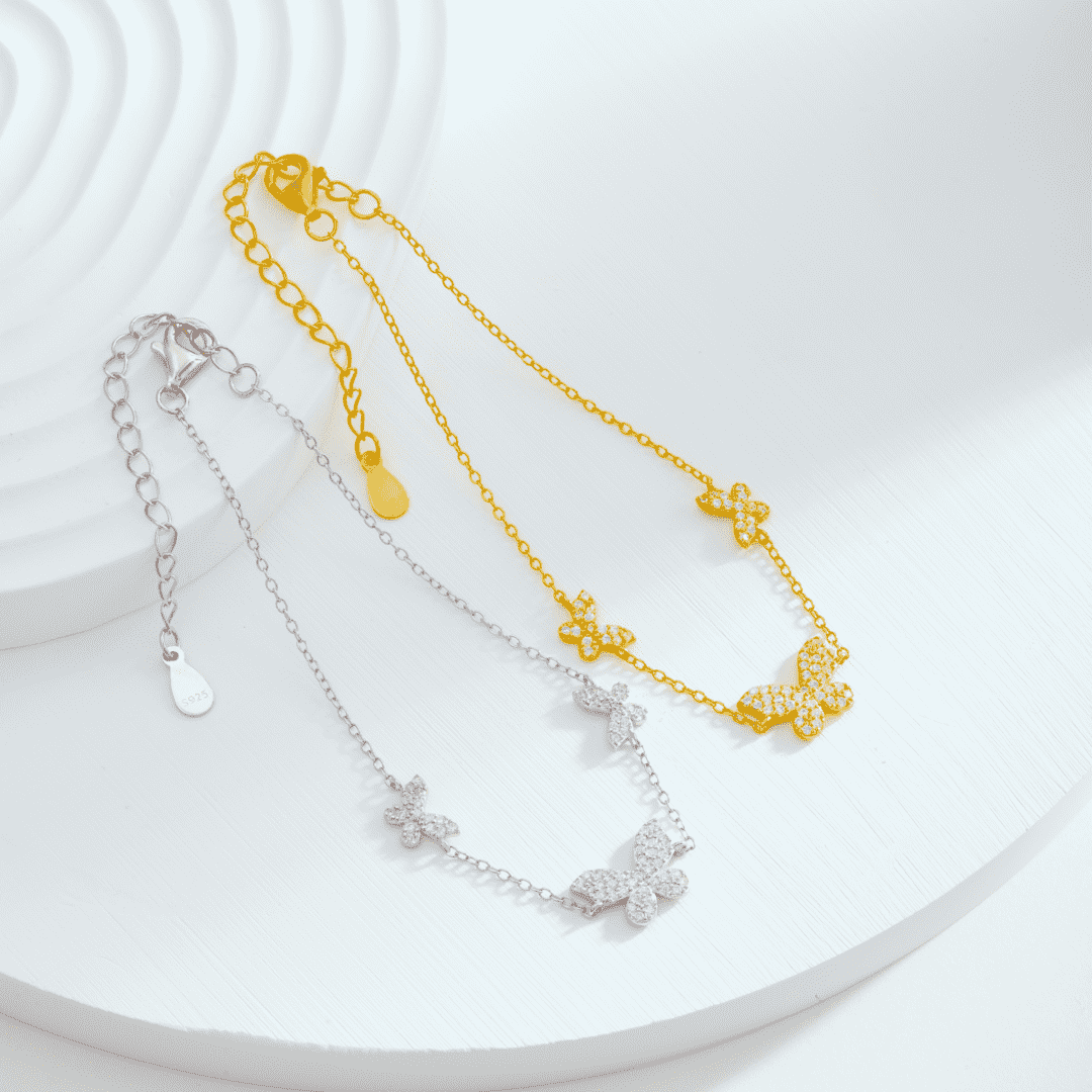 [AURORA]Delicate Butterfly Pendant Bracelet
