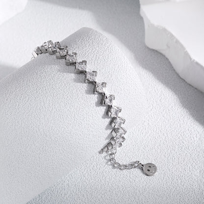 [AURORA]0.5 Carat Ornate Princess Cut Daily Bracelet
