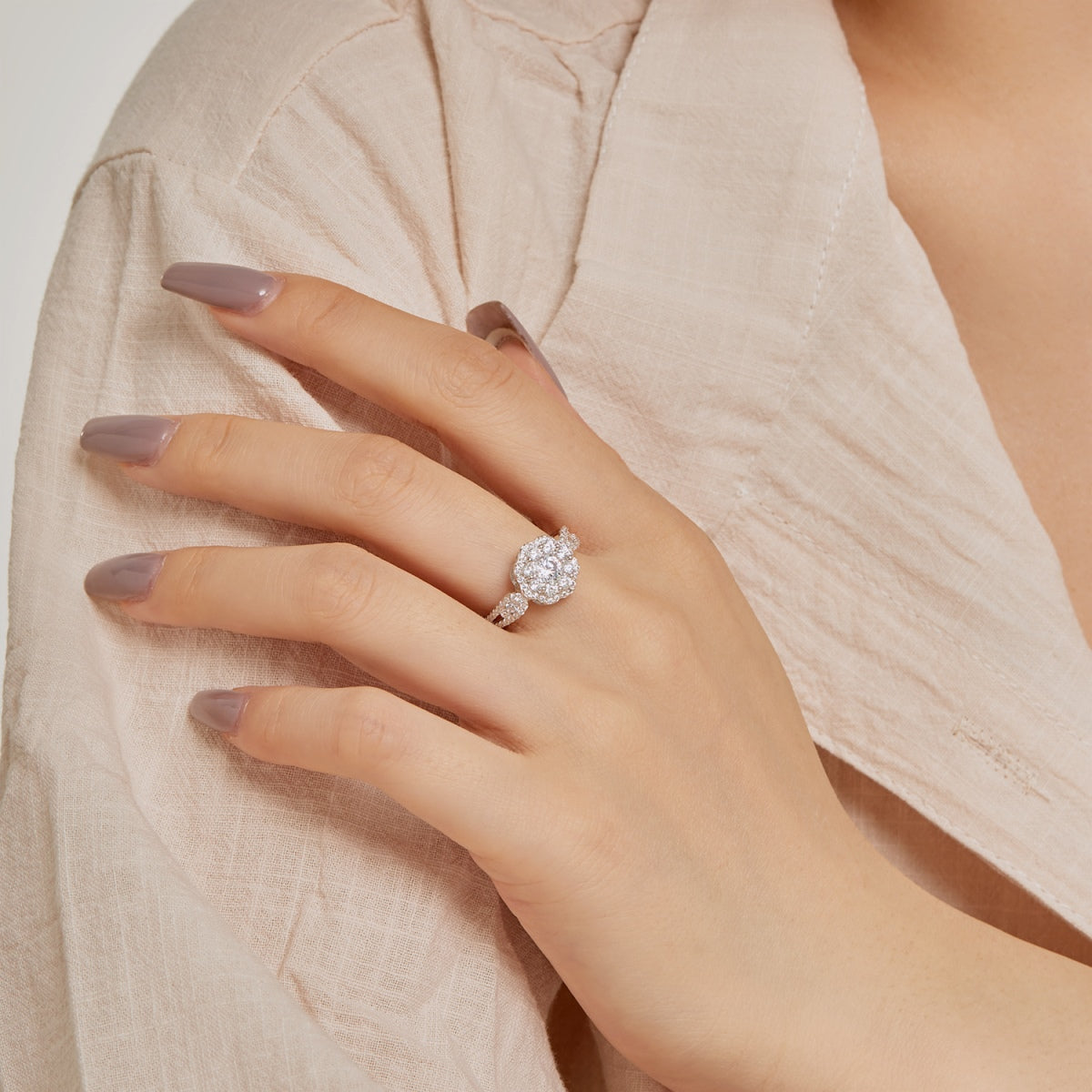 [AURORA]Delicate Colorful Round Cut Flower Shape Wedding Ring