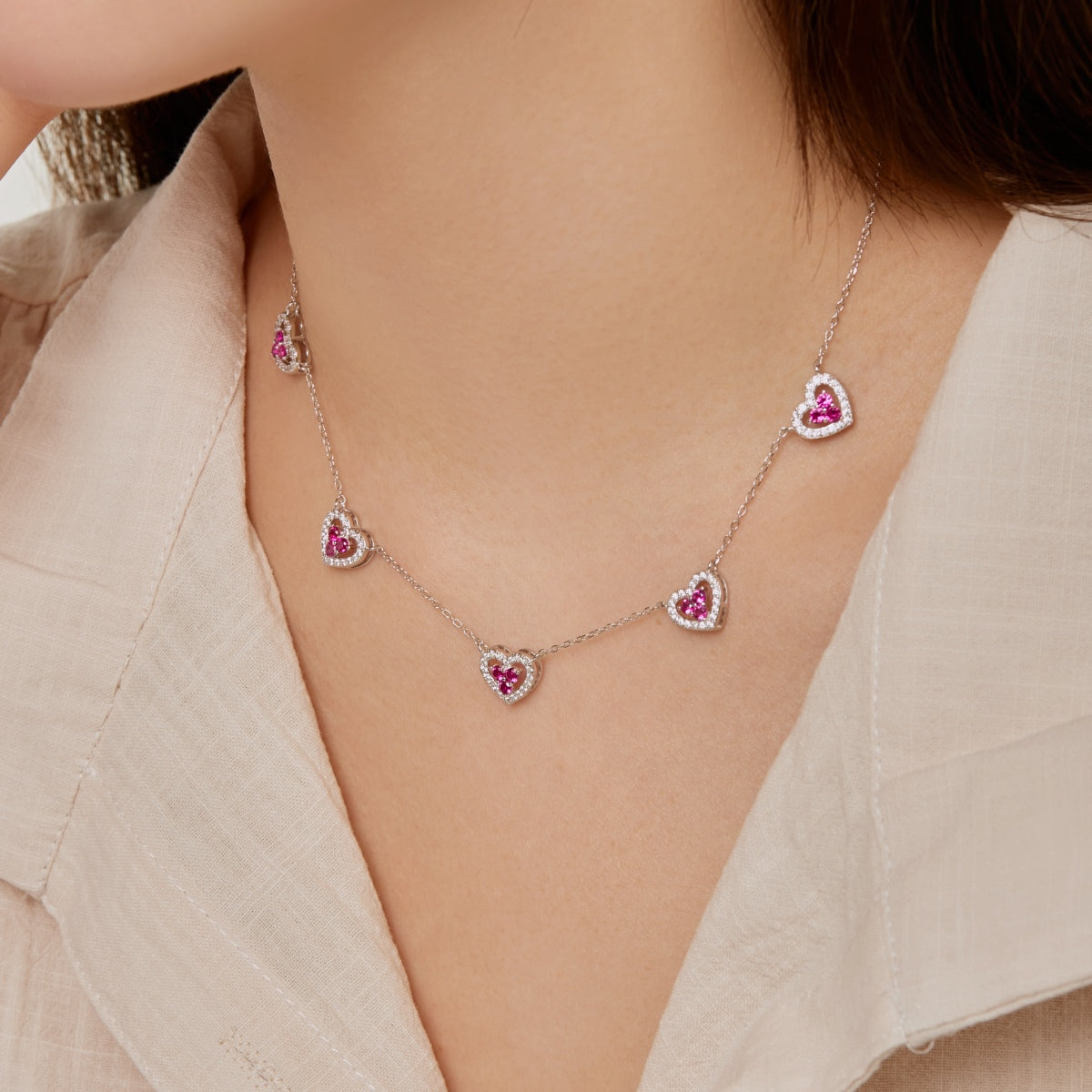 [AURORA]Sparkling Five Heart Necklace