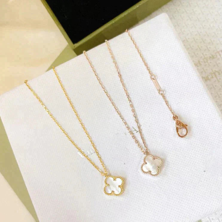 [AURORA]CLOVER MINI 9.5MM WHITE MOTHER-OF-PEARL NECKLACE