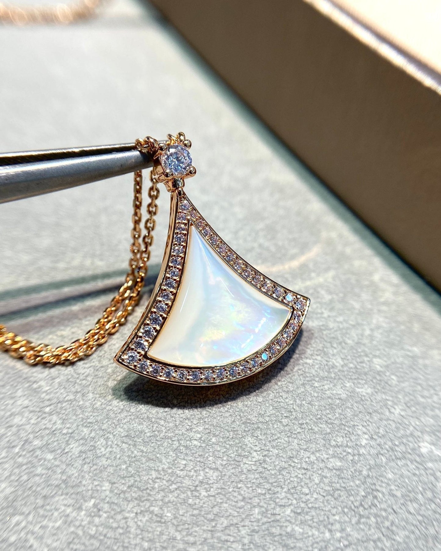 [AURORA]DREAM MOP DIAMANT-HALSKETTE AUS ROTGOLD