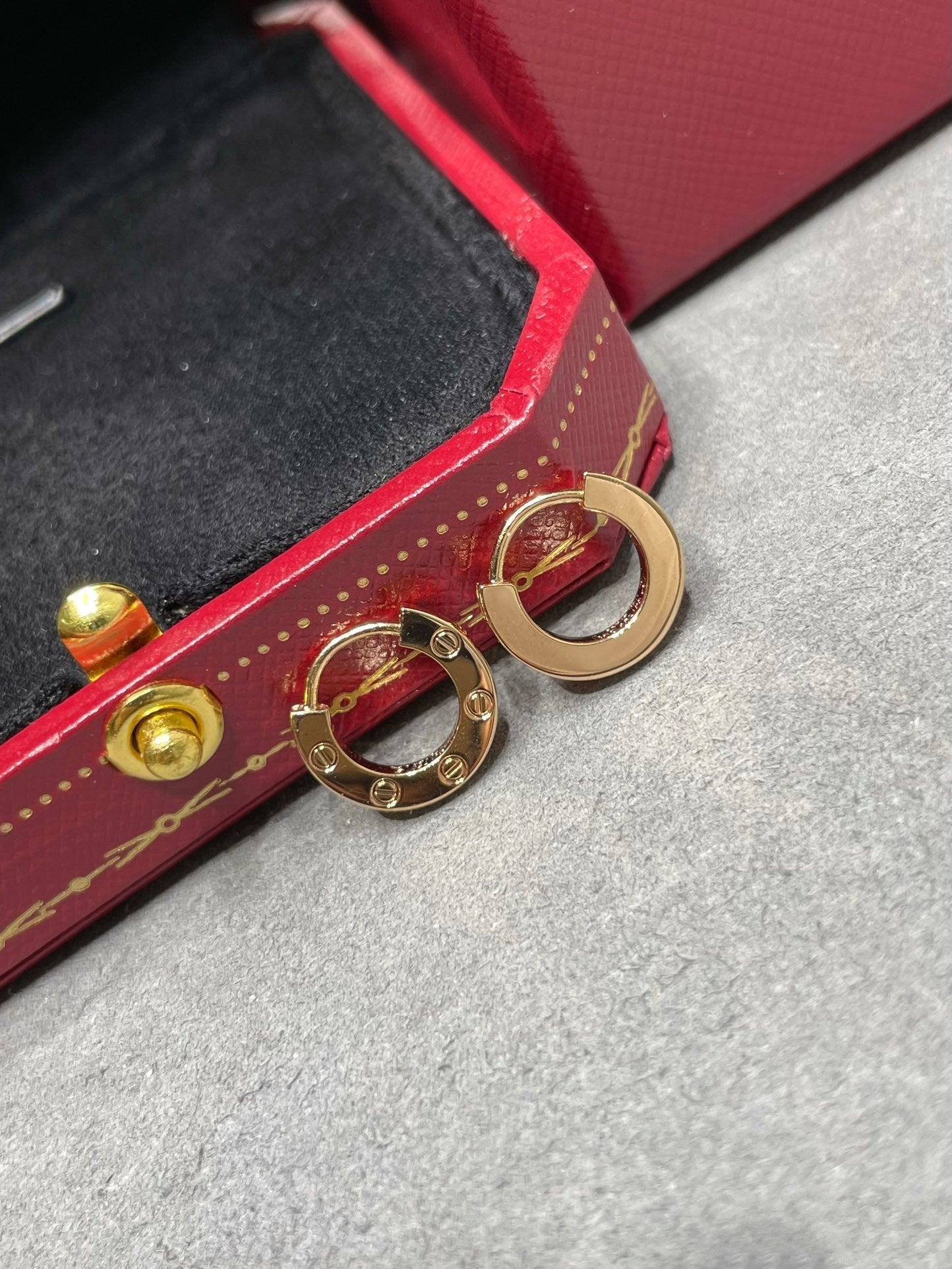 [AURORA]LOVE MINI EARRINGS
