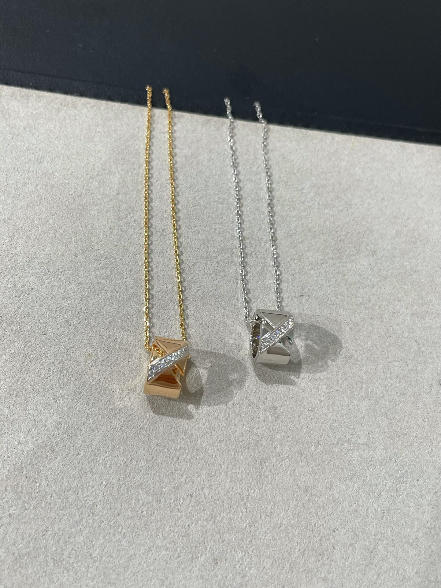 [AURORA]LIENS EVIDENCE DIAMOND NECKLACE