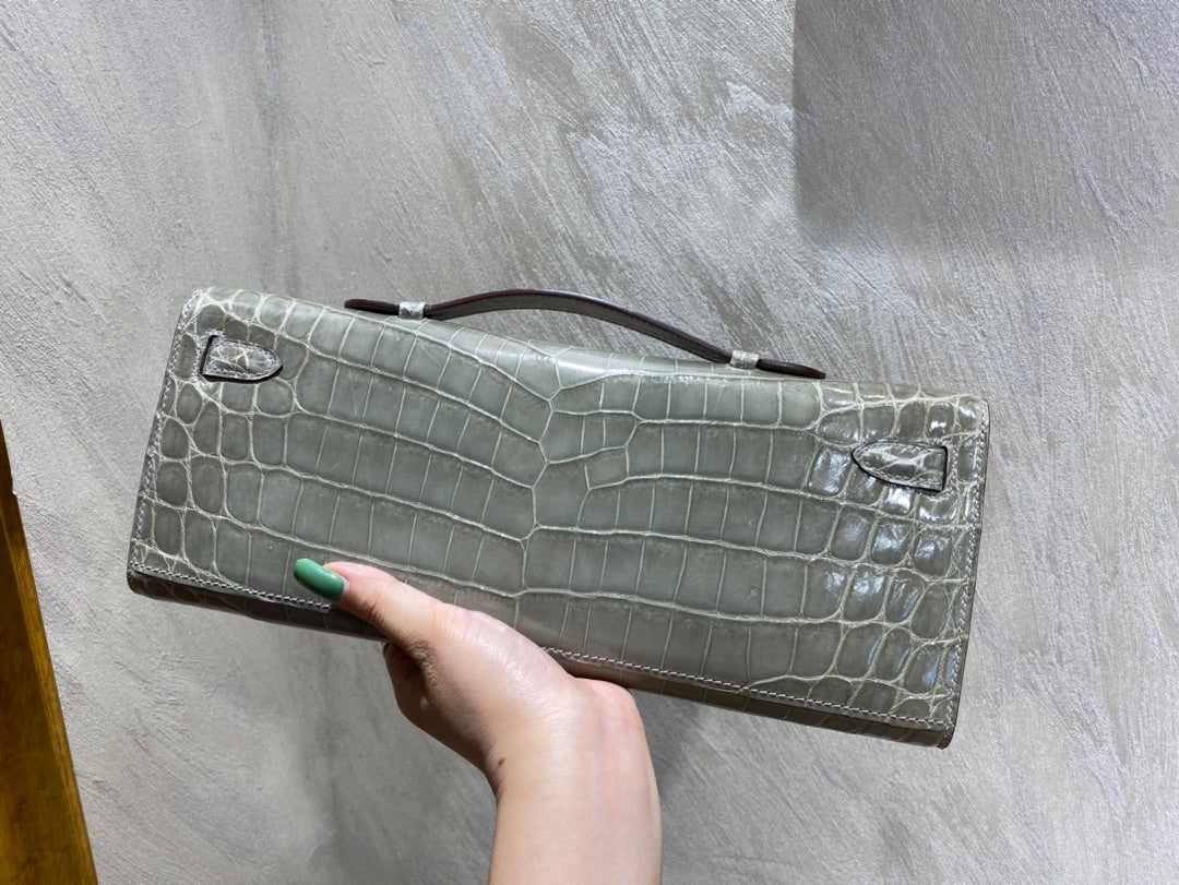 KELLY CUT 31 IN ASH GRAY SHINNY ALLIGATOR LEATHER WITH SILVER HARDWARE (MADE-TO-ODER)