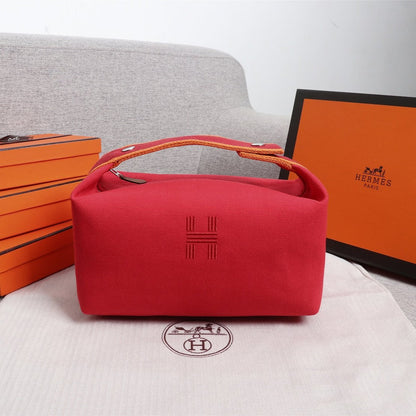 HM BRIDE-A-BRAC 21 RED CANVAS