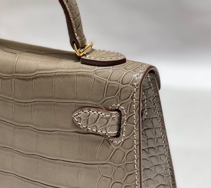 HERMES 25S MINI KELLY 19 IN MOCHA BROWN CALFSKIN GOLD HARDWARE