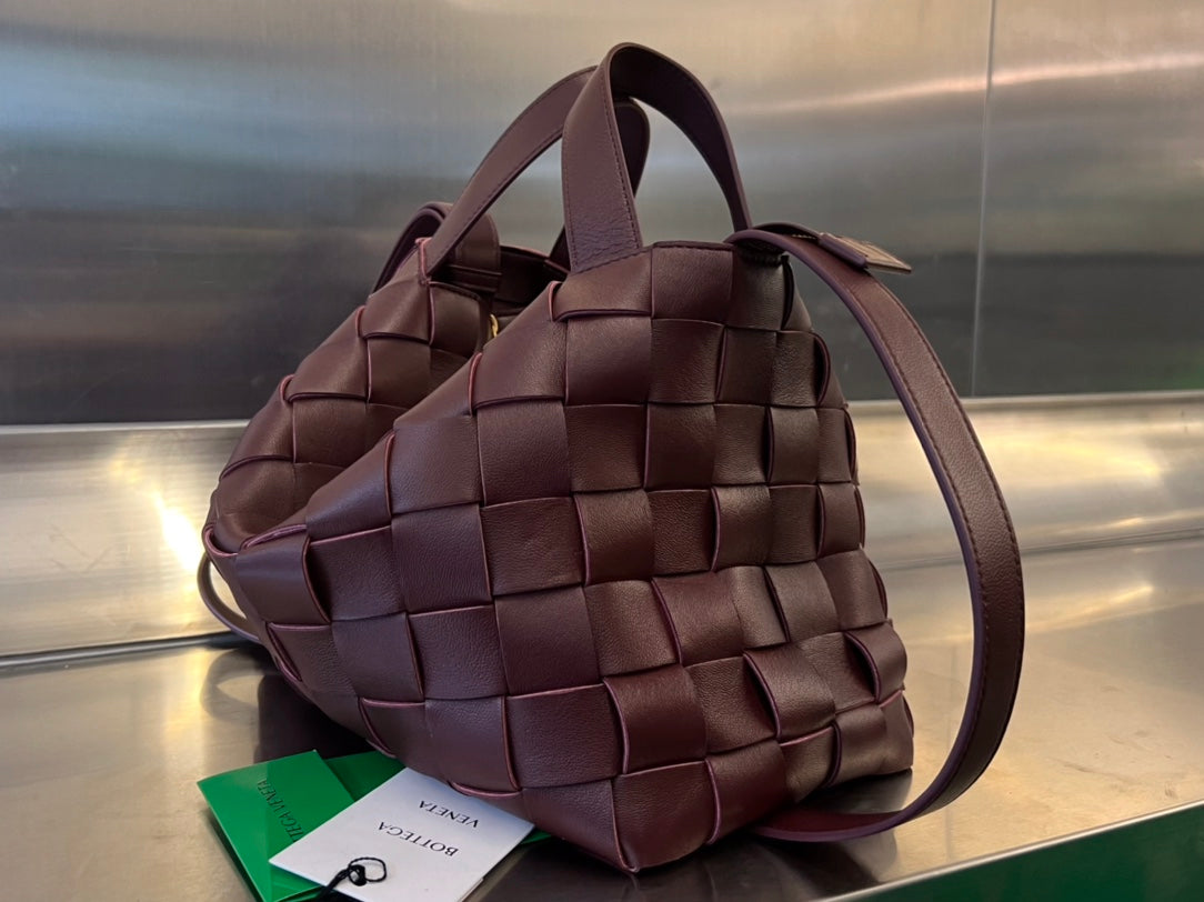 MEDIUM 28 CASSETTE CHOCOLATE BROWN LAMBSKIN