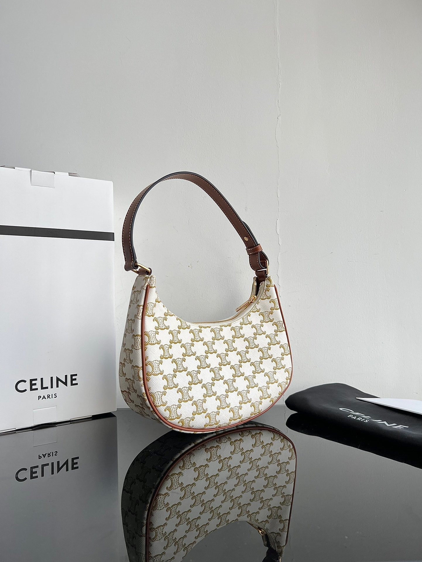 TRIOMPHE 23 COWHIDE WHITE CARO