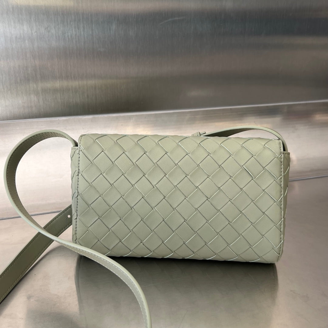 ANDIAMO 21 IN GRAY OLIVE LAMBSKIN