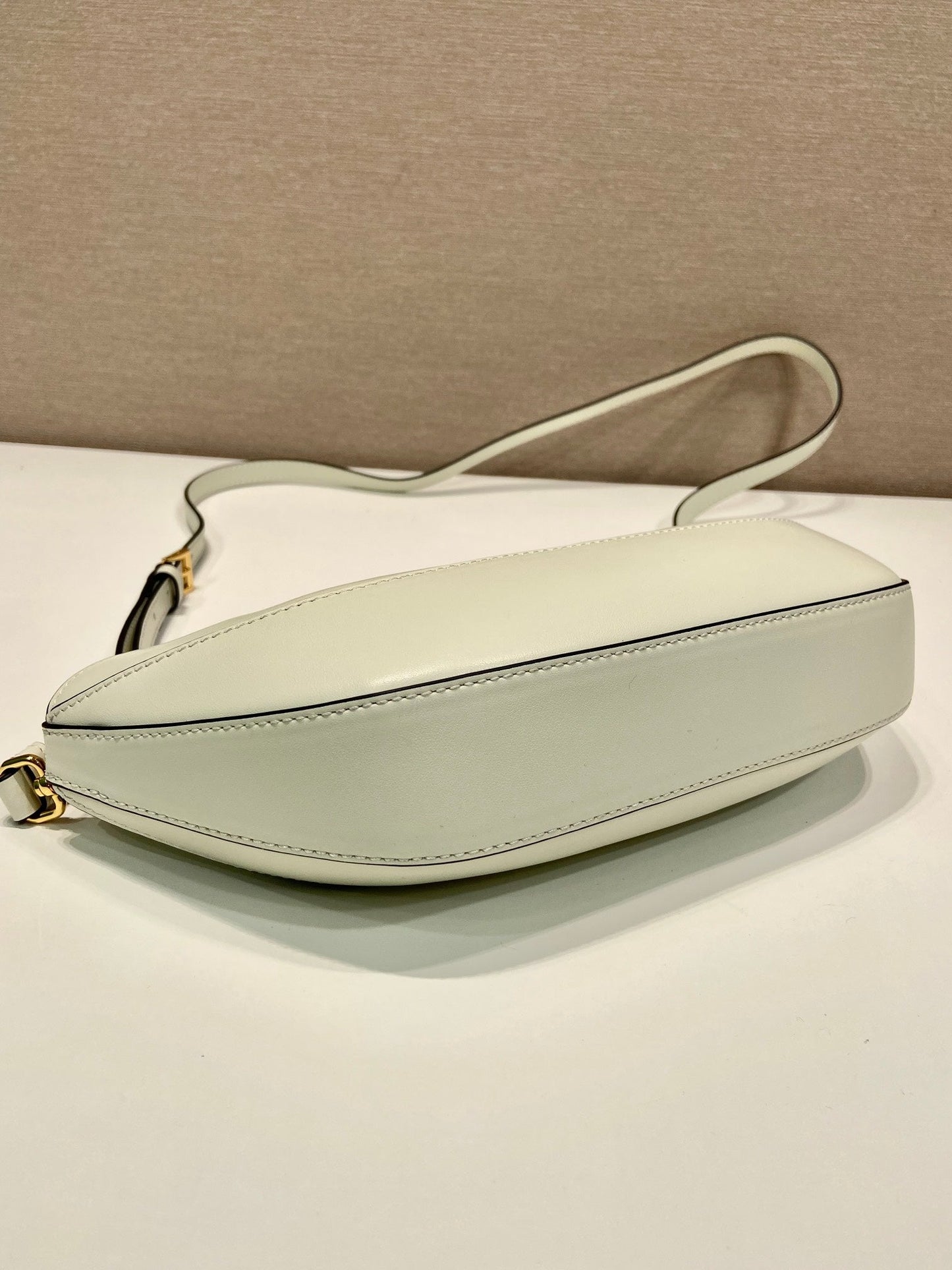DUMPLING BAG 30 IN WHTE CALFSKIN