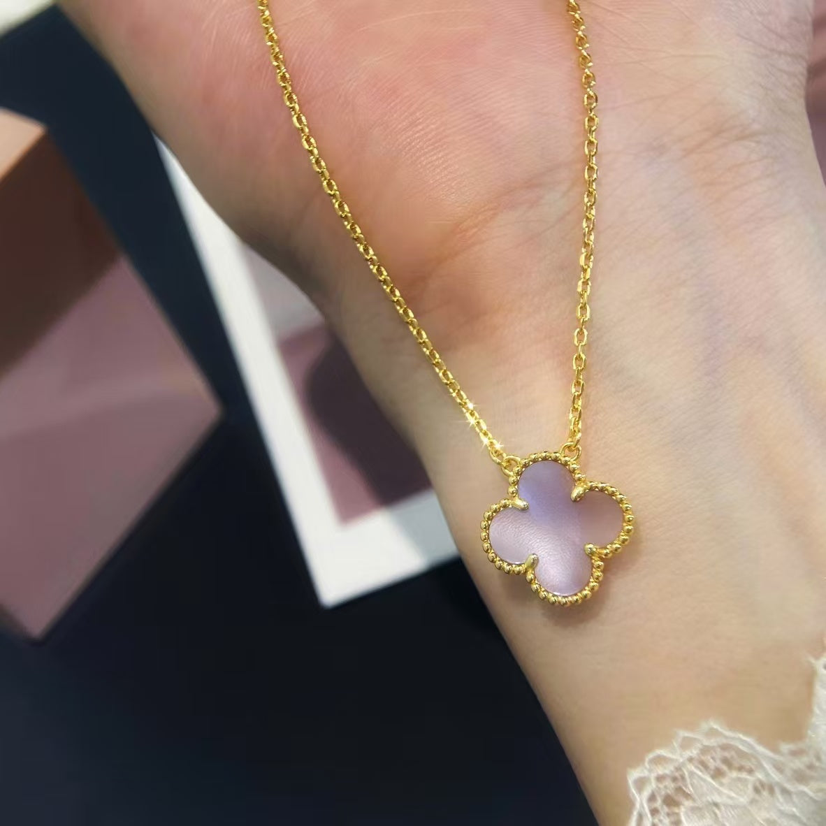 [AURORA]CLOVER 15MM PINK MOTHER-OF-PEARL NECKLACE