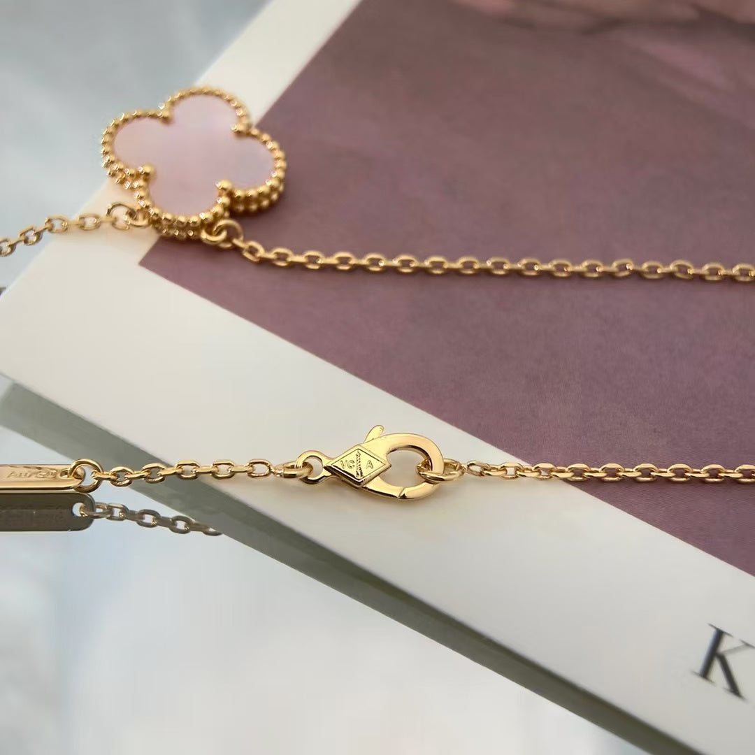 [AURORA]CLOVER 15MM PINK MOTHER-OF-PEARL NECKLACE