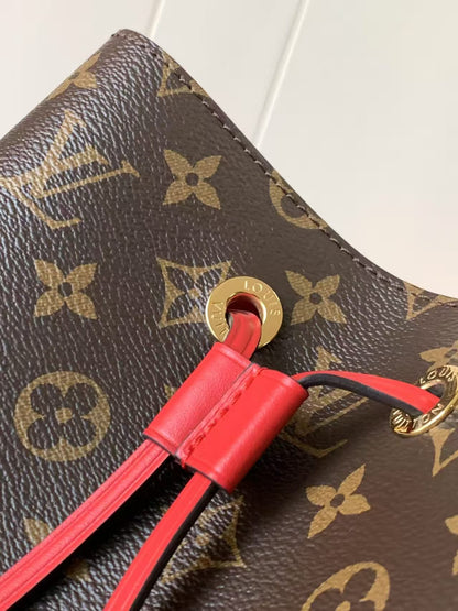 Classic Old Flower Red Bucket Bag