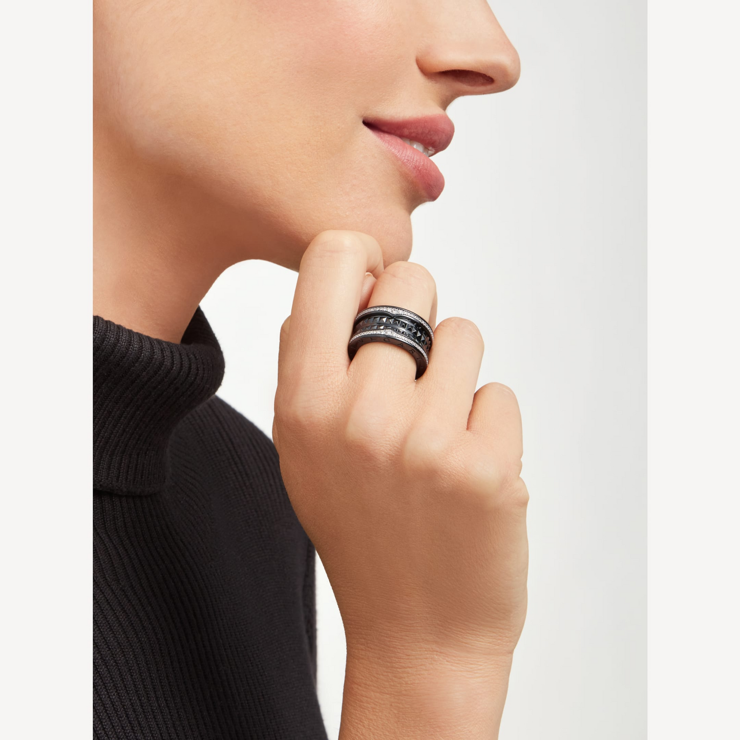[AURORA]ZERO 1 ROCK FOUR-BAND BLACK CERAMIC WITH STUDDED SPIRAL AND PAVED DIAMONDS RING