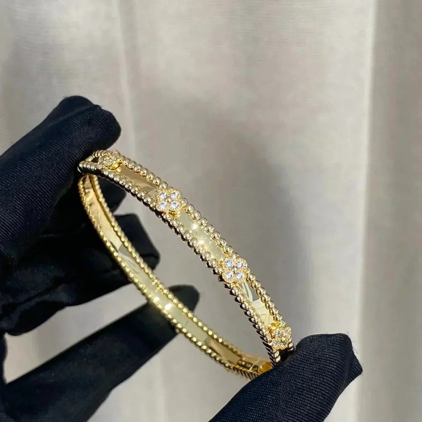 [AURORA]CLOVER BRACELET 4MM DIAMONDS