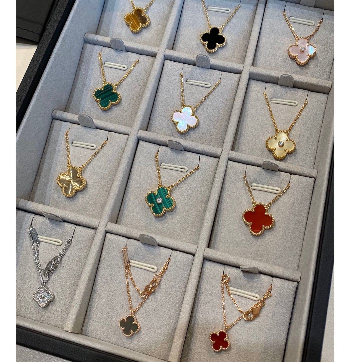 [AURORA]CLOVER 15MM BLACK ONYX SINGLE FLOWER NECKLACE