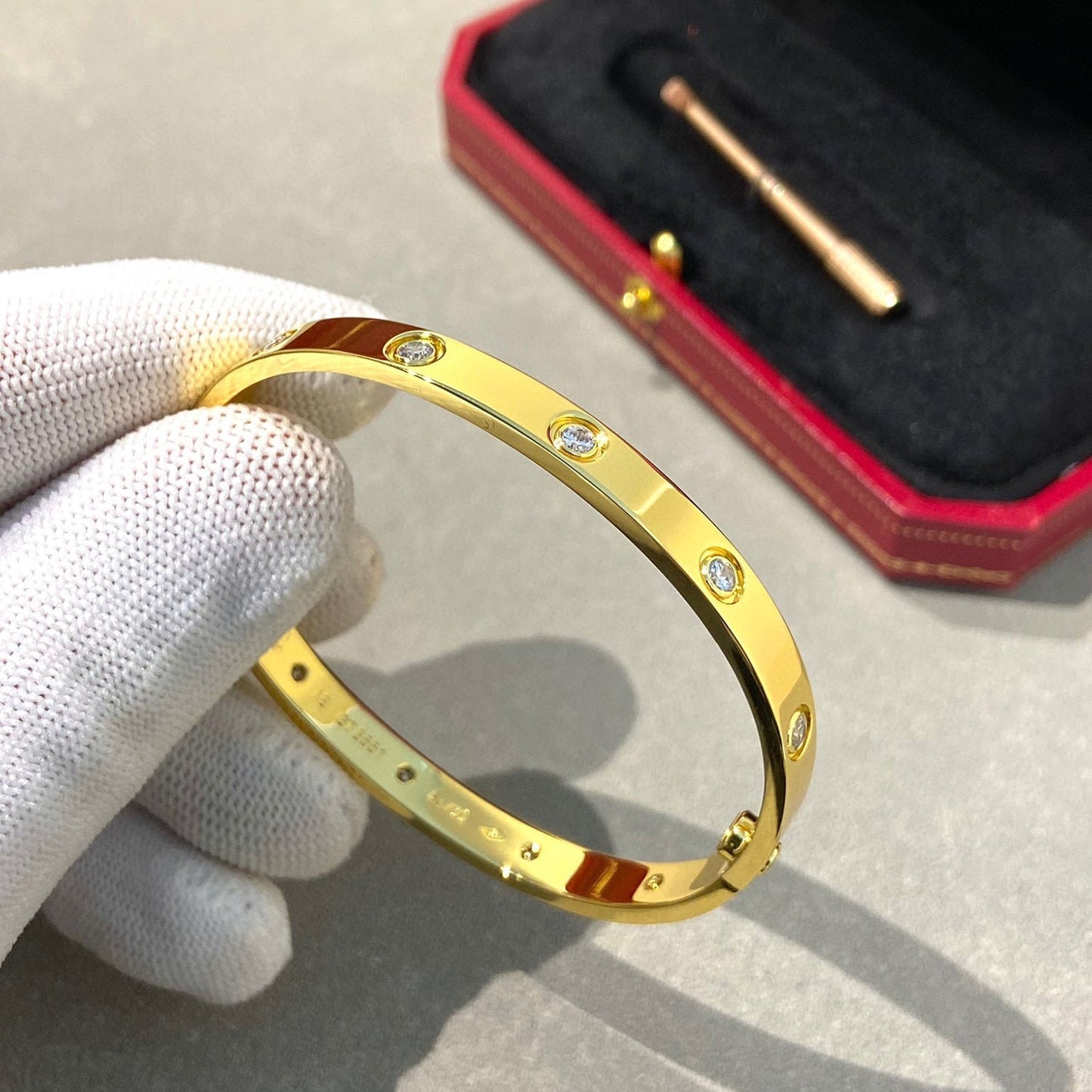 [オーロラ]ラブブレスレット 6.1mm 10ダイヤモンド