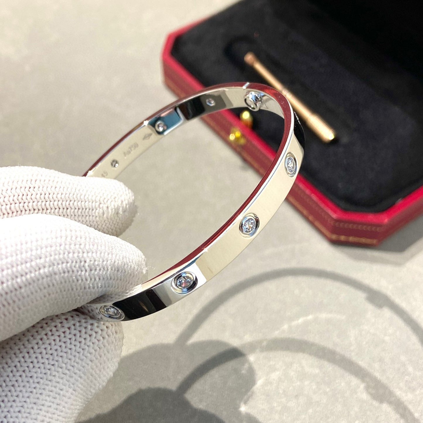 [オーロラ]ラブブレスレット 6.1mm 10ダイヤモンド
