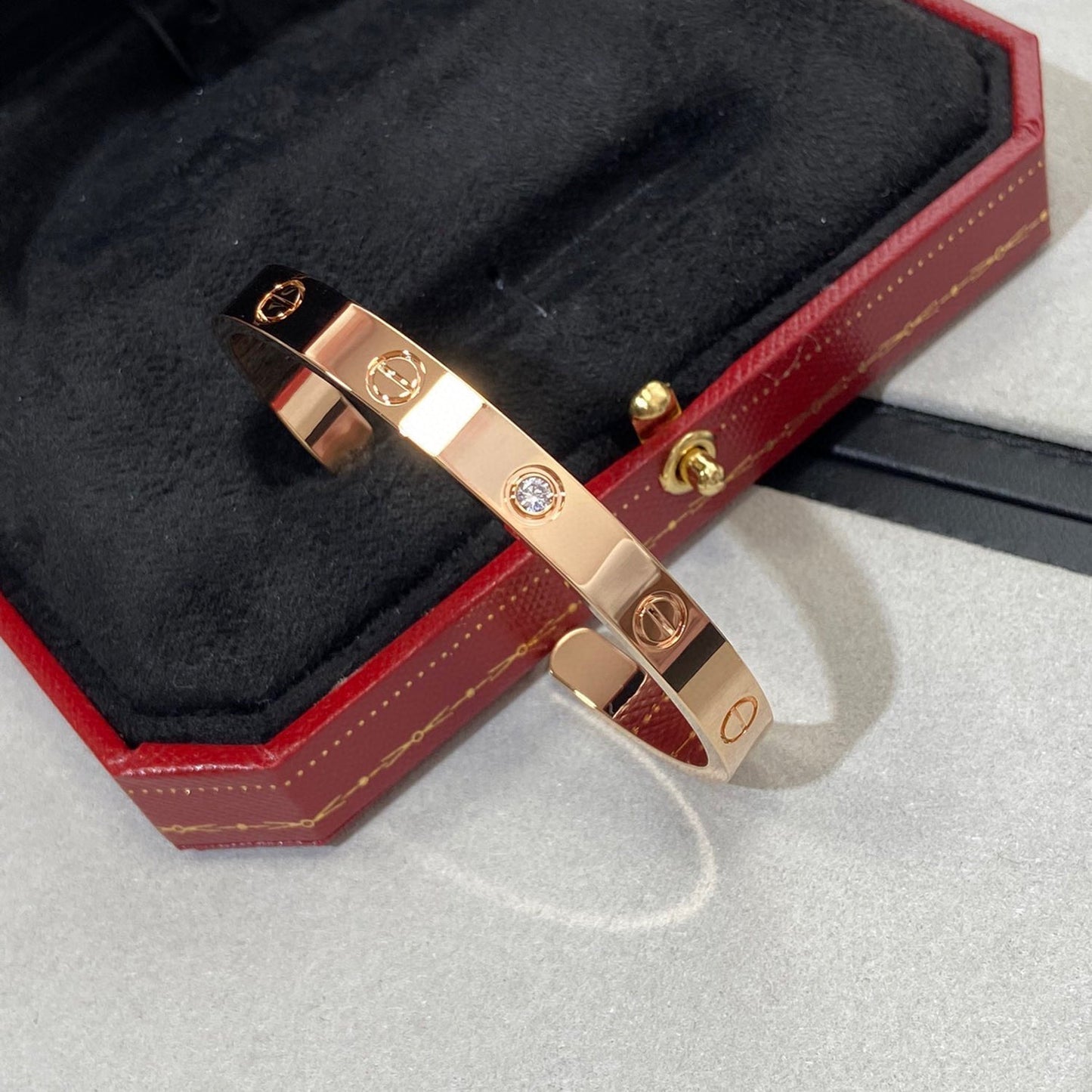 [AURORA]LOVE BRACELET 6.1MM 1 DIAMOND OPEN CUFF