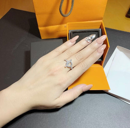 [AURORA]ECHAPPEE RING SILVER DIAMOND