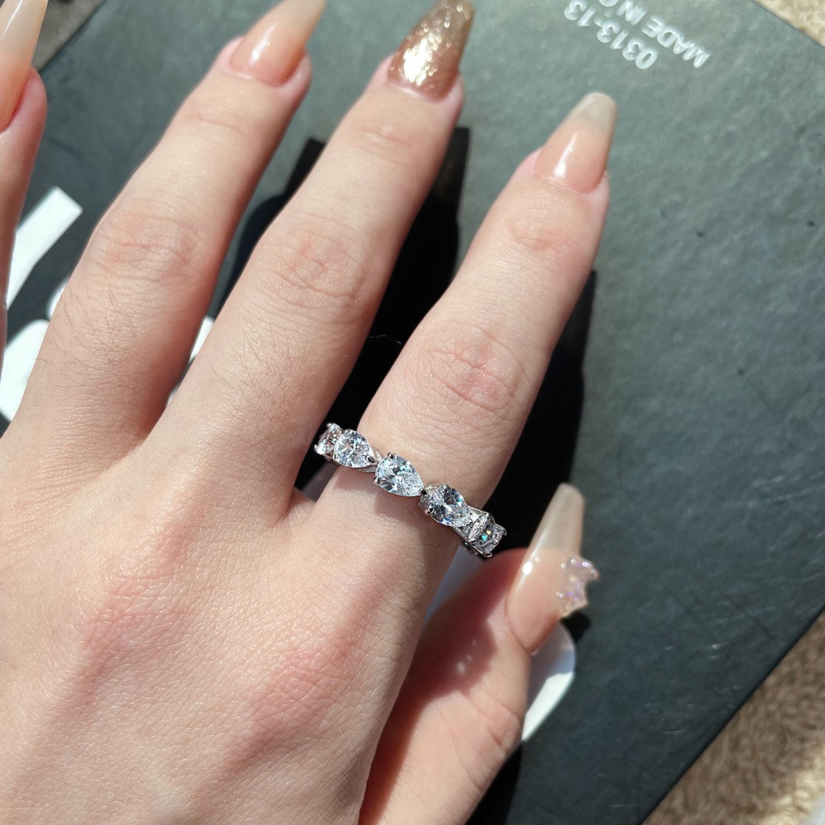 [AURORA]Exquisite Pear Cut Tennis Ring