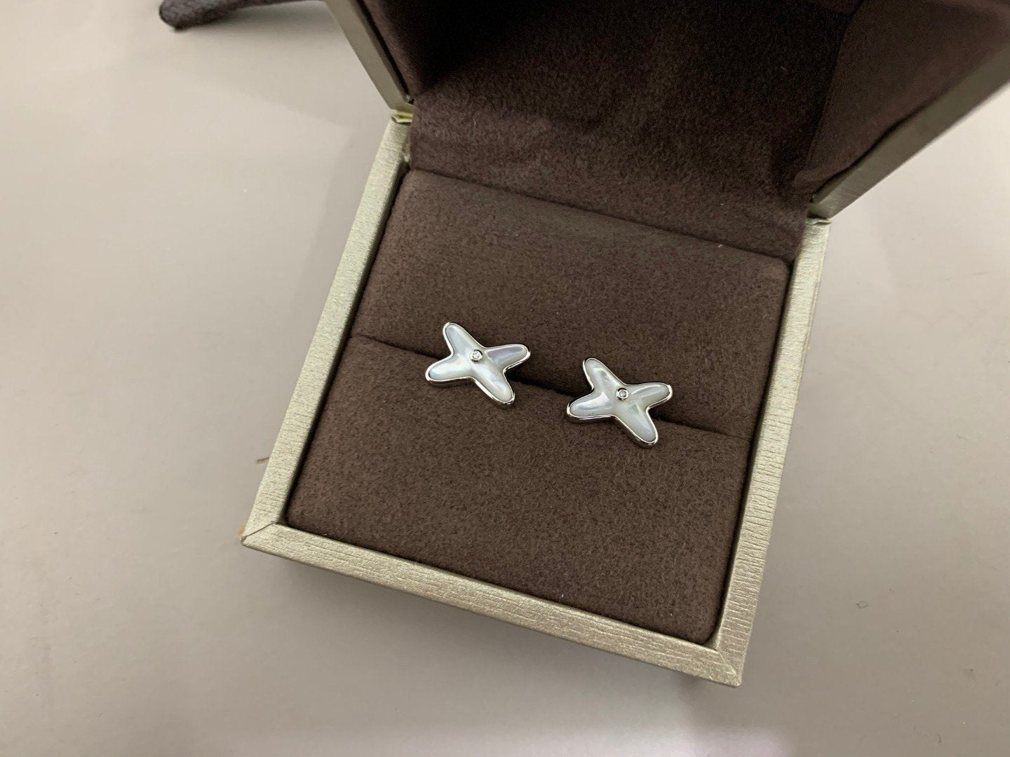 [AURORA]JEUX DE WHITE MOP SILVER DIAMOND EARRINGS