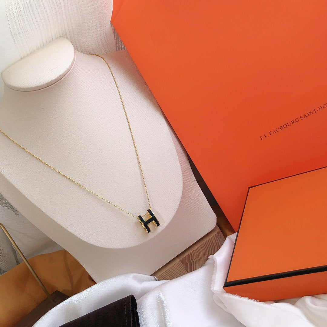 [AURORA]HM CLIC BLACK ENAMEL GOLD NECKLACE