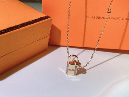 [AURORA]HM ADVANCED NICHE LOCK HEAD NECKLACE DIAMONDS