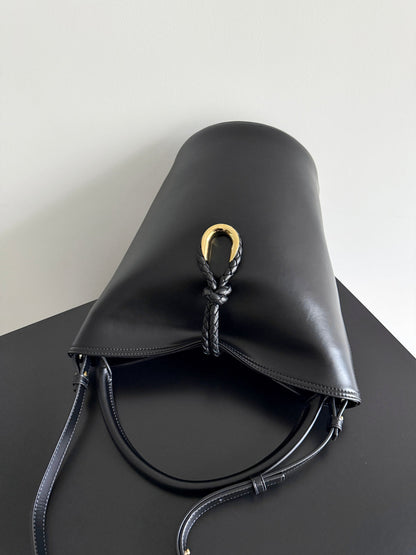BOTTEGA VENETA 25S MEDIUM LIBERTA 30 IN BLACK CALFSKIN GOLD HARDWARE
