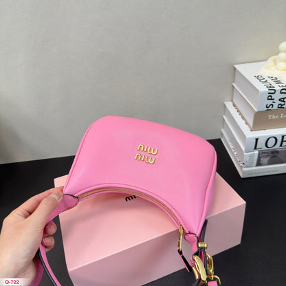 HOBO 22 BAG IN LIGHT PINK CALFSKIN