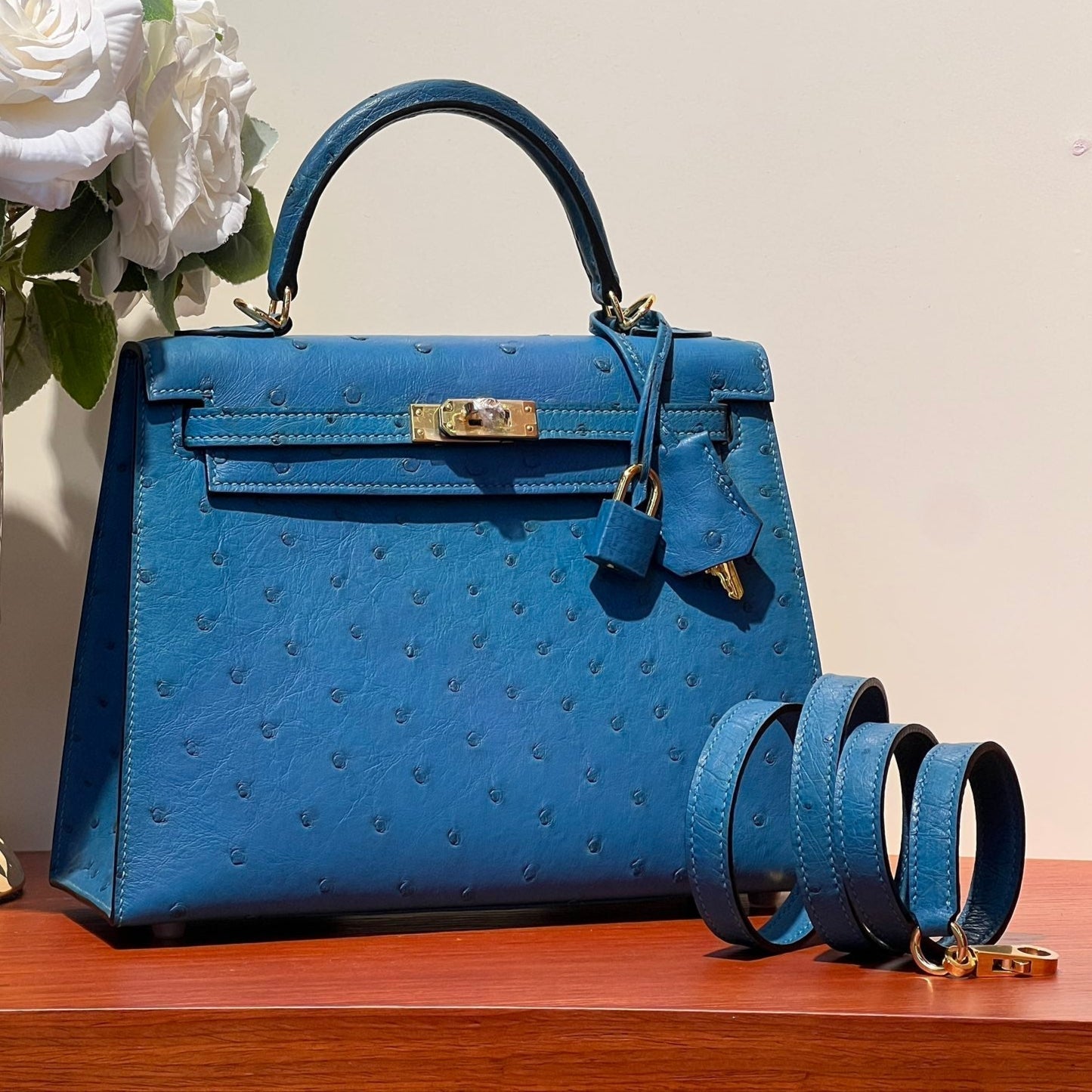 KELLY  SELLIER 25 BAG IN ROYAL BLUE OSTRICH LEATHER (MADE-TO-ODER)