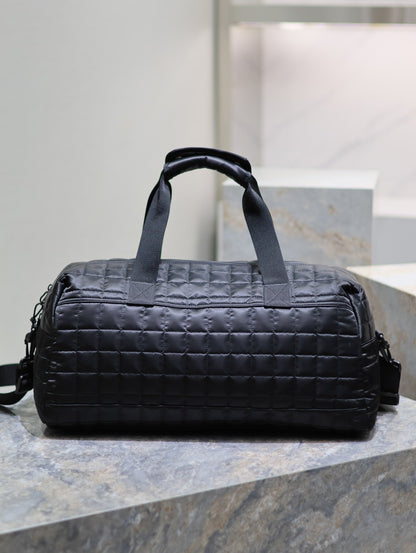 TRAVEL TOTE BAG 50 IN BLACK PLAID NYLON